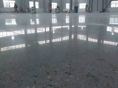 凤岗工厂地板硬化 密封固化剂地面浸透变硬耐磨增光亮度