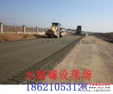 上海楊浦壓路機出租楊浦國安路瀝青混凝土攤鋪小區道路修補改造