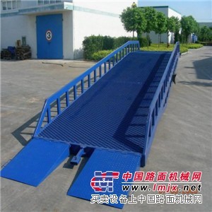 供應(yīng)福建移動(dòng)液壓登車橋固定卸貨臺(tái)