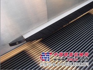 【厂家推荐】质量良好的东莞电梯专用毛刷动态|毛刷辊厂家