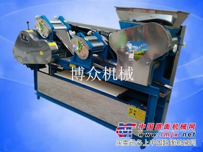 供應(yīng)：湖北廣水多功能掛面機(jī)，是三用機(jī)，博眾大品牌