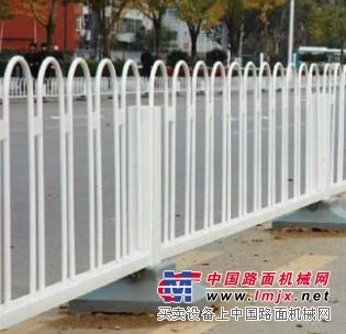 兴达筛网-福建销售公路护栏网批发销售供应商，品质保证，超赞