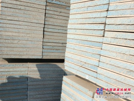 濟南專業的複合保溫模板設備_廠家直銷，濟寧現澆複合保溫模板設備