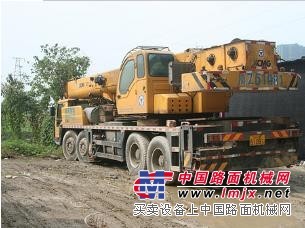 成都吊車租賃找成都忠正建築機械租賃站_市內吊車租賃