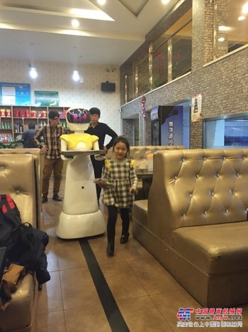 供应宁夏优惠的送餐机器人_银川送餐机器人型号有哪些