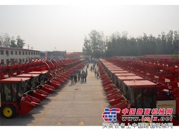 优质的穗茎兼收玉米收割机：河北超低价的冀新牌穂茎兼收玉米收割机哪里有供应