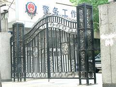 果洛铁艺大门——新款铁艺大门经纬瑞达供应