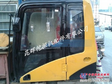 卡特320D挖掘机驾驶室