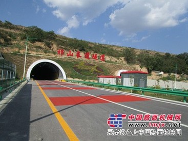 兰州供应好的彩色路面涂料 ：兰州彩色路面