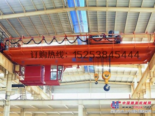 泰安品牌好的電動吊鉤橋式起重機批售，北京電動吊鉤橋式起重機
