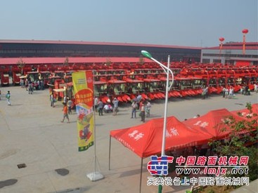质量好的冀新牌穂茎兼收玉米收割机供应信息|穗茎兼收玉米收割机代理