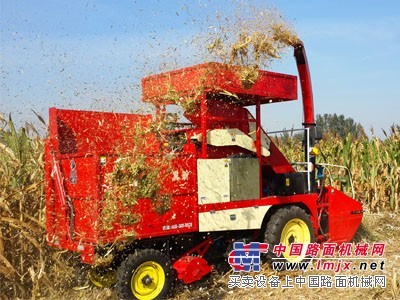 冀新农机——畅销全自动玉米收割机提供商，自动玉米收获机价格