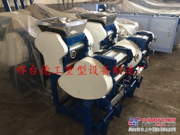 邢台德工提供质量良好的小五组面条机_商用轧面机
