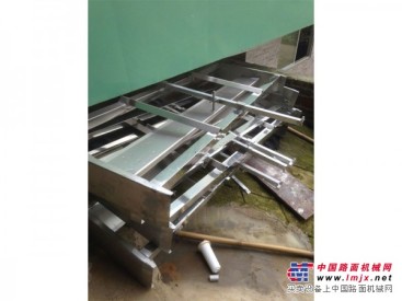 粤广不锈钢刮粪设备制作商|广东自动清粪机