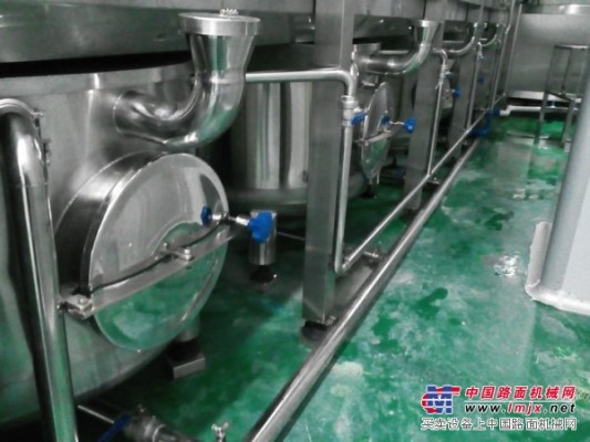 快達世權機械設備——質量好的桶（瓶）裝水計量灌裝機提供商：重慶廣東灌裝機