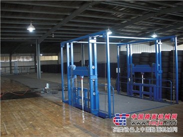 好的货梯供应商当属华远_新疆导轨货梯哪家好