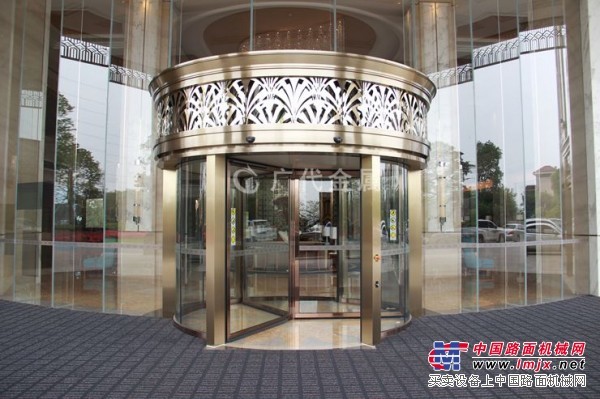 為您推薦廣代金屬品質好的深圳玫瑰金不鏽鋼旋轉門：中國不鏽鋼自動旋轉門定製