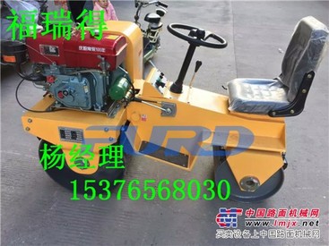新款的小型驾驶式压路机