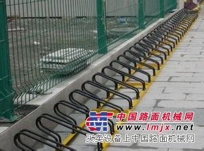 河北自行車停放架廠家：自行車停放架價(jià)格公道的廠家—誠凱