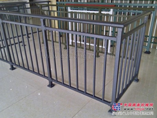哪家的阳台栏杆质量好，福州锌钢护栏