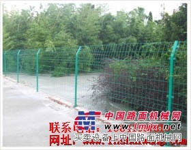 辽宁刺绳护栏网|辽宁体育场护栏网【辽阳龙威】抢手的护栏网[特供]