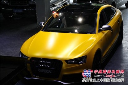 奥迪RS5电光金属黄上装