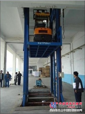 新疆庫爾勒貨物提升機電動液壓升降貨梯家用貨運電梯導軌式升降機