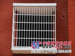 南宁不锈钢防盗网哪里有卖：【厂家直销】南宁牢固的防盗网