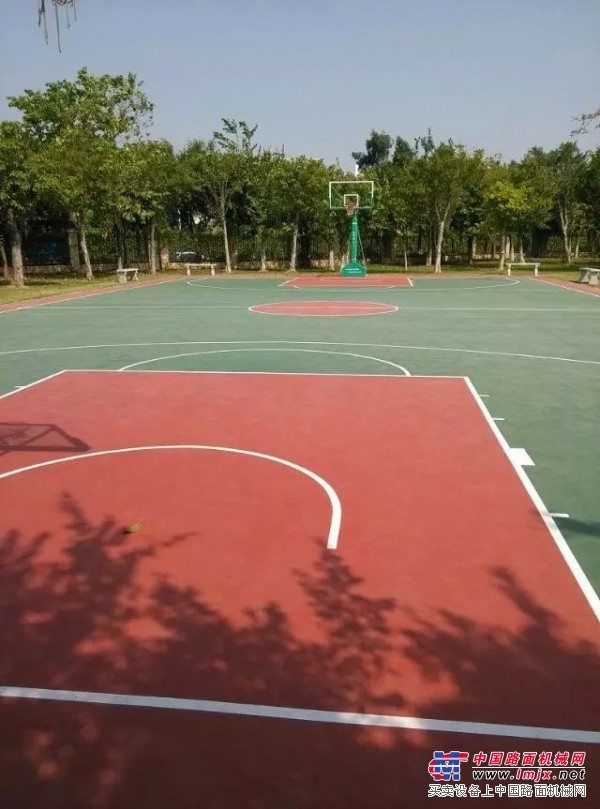 专业的体育运动地坪涂料鑫堃地坪供应，供应体育运动地坪