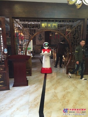 銀川口碑好的寧夏盛仕智能磁導航送餐機器人供銷，青海哪家公司生產機器人