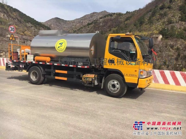 筑马智能型ZM-5SP沥青洒布车