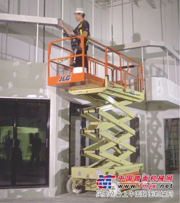 剪叉式升降机 电动升降机 个人移动升降平台