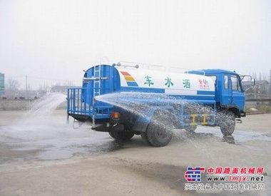 单桥。双桥。前四后八洒水车。三轮洒水车