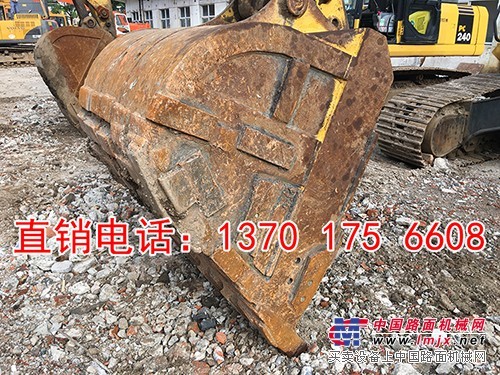 转让二手小松240-8挖掘机一台+厂家直销