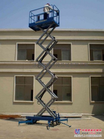 河南移动式升降机、高空作业车厂家直销