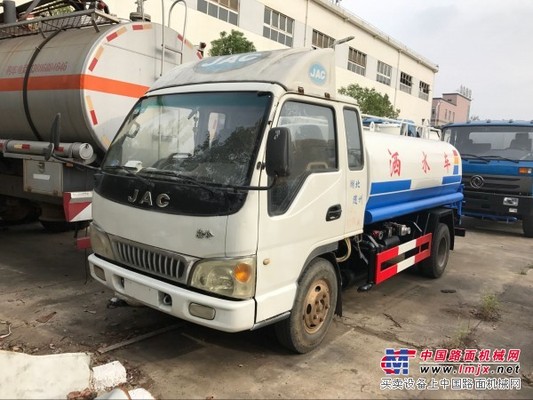 供应二手3-20吨洒水车.9成新.全新上装.价格低 有质保