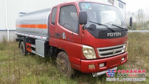 福田6吨油罐车年末特价处理