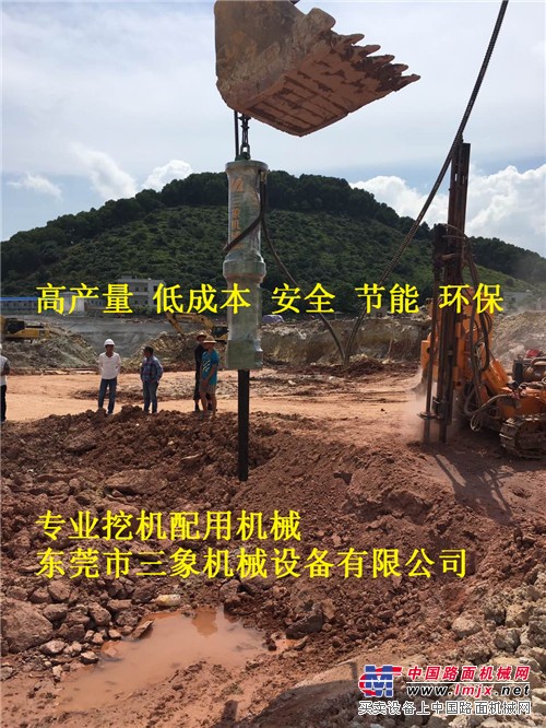 供应新疆乌鲁木齐工程遇岩石大不开用进口大型机载分裂机