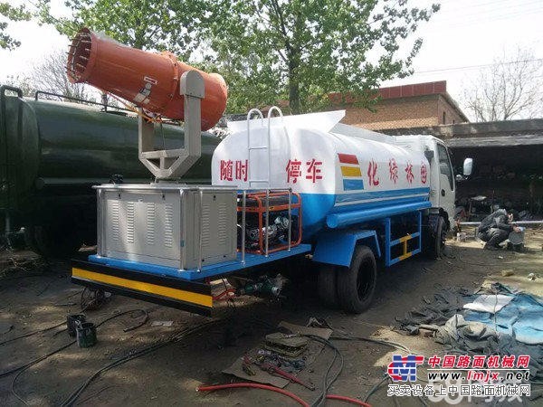 新款多功能高压洒水车二手东风解放洒水车吸粪车厂家直销