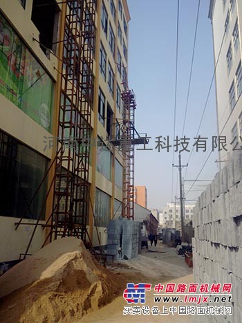 24米龙门吊升降机