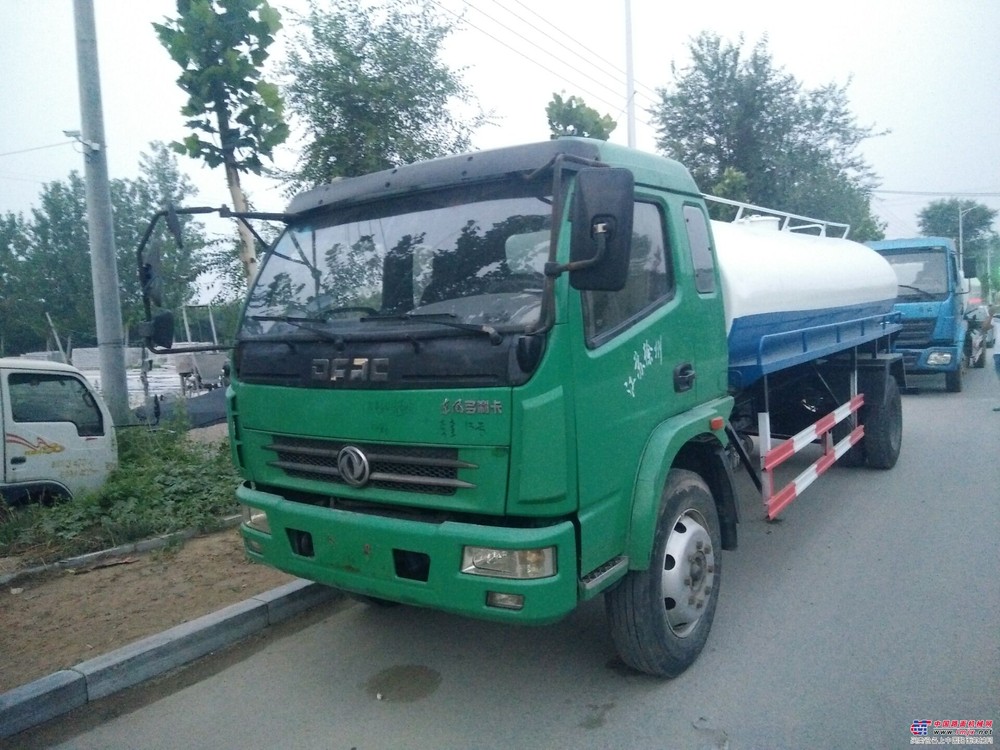 供应二手洒水车、全新洒水车、高压雾炮洒水车、多功能洒水车