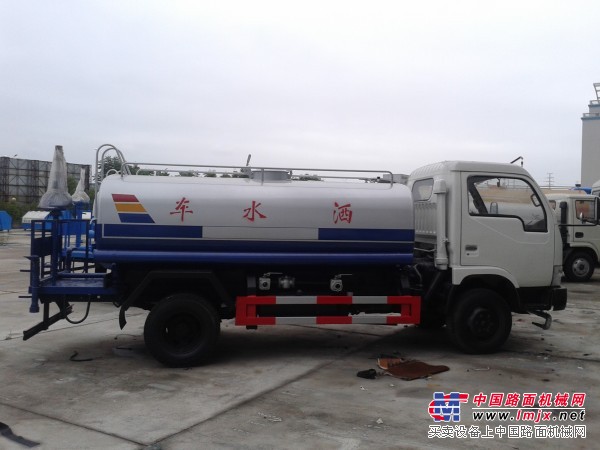 供应东风多利卡油车/洒水车/高空作业车/冷藏车