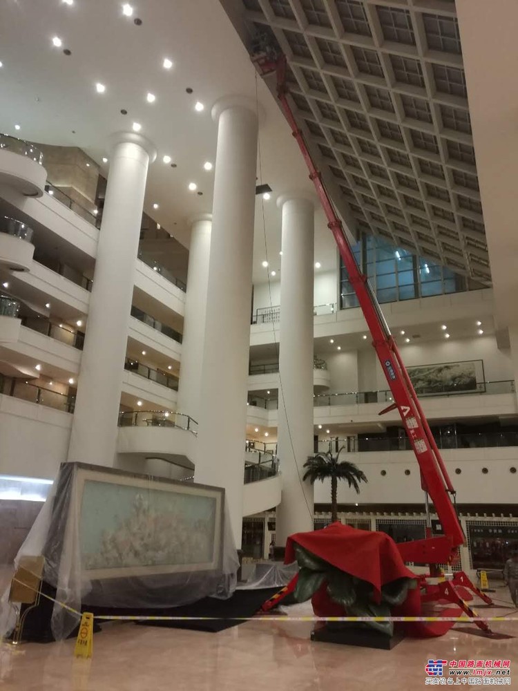 天津出租电动升降机高空作业车租赁蜘蛛车出租