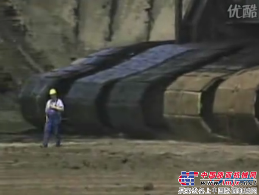 重達4.5萬噸世界最大挖掘機