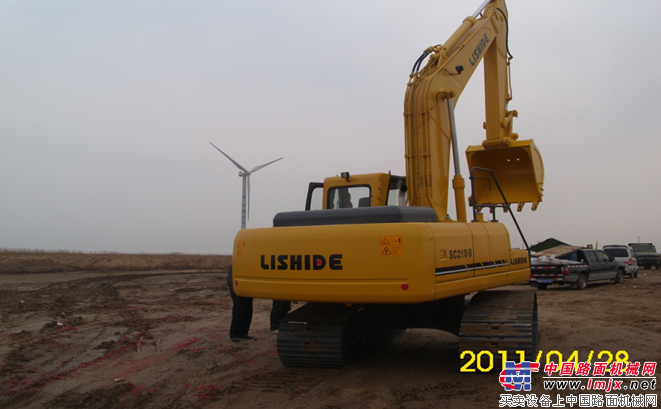 力士德挖掘机助力东营风电产业基地项目