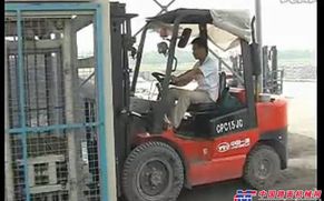 一拖叉车公司视频