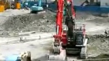 超大神钢挖掘机SK950视频