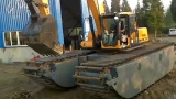 新改装的 三一水陆挖掘机