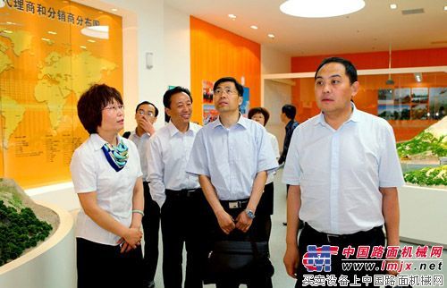 “文化重工调研行”走进山推