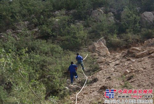 高山服务，尽显真情——力士德服务小组走访汾西县团柏乡客户